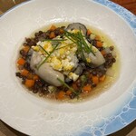 レフ アオキ - 前菜 ：牡蠣とレンズ豆の温かいサラダ　ウフミモザとシブレット