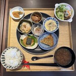 Daininngu poto goryoukaku - 御料鶴小鉢膳　２５００円　(2023/12)