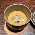YAKITORI 燃 es - 鶏の茶碗蒸し　鶏のビスク　花びら茸のソテー