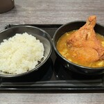 Koko Ichiban Ya - 期間限定 骨付きチキンスープカレー 1170円
                      2023年12月16日