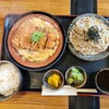 Kiri no shita - かつ鍋定食(1180円)です。