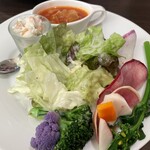 takasakigeijutsuyasaitoitariampittsuxama-ro - 前菜　ひよこ豆のポテトサラダ、ミネストローネ、旬野菜の彩りサラダ