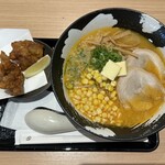 雪あかり - ザンギ （２個）　３２０円 ＆ 味噌 バターコーン ラーメン　１２００円　(2023/12)