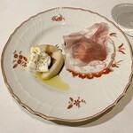 ボッテガ ニック - 柿、マスカルポーネ、生ハム。ルレクチェ、ブッラータ。最高の組み合わせ。