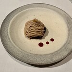 ボッテガ ニック - 今日のデザートはモンブランでした。洋酒の効いたスポンジとコアントローの組み合わせがたまりません。もうベロベロ。幸せな夜でした。