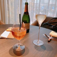 TOKi - 最初の1杯目。白ぶどうジュース約900円。スパークリングワイン約1400円