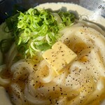 山越うどん - ブラックペッパーがアクセント。