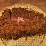 銀座とんかつ檍 銀座4丁目店 - こんがり濃いきつね色のボリュームたっぷりロースかつ！