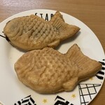 薄皮たい焼き たい夢 - 上があんこ、下がクリーム