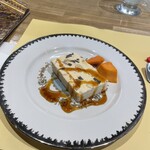 La Magica - ナッツたくさんのアイス、キャラメルソースがけ