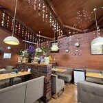 あれい - 店内…吊るし飾りがいっぱい！