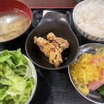 Nakaochi Hyakuenno Izakaya Maguronchi - とろたく定食