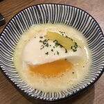 おでん屋 たけし - 半熟とろとろ(^^)鶏だし濃厚です.