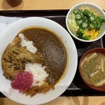 すき家 - 料理写真:炭火焼きほろほろチキンカレーオクラサラダセット