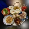 Ipantsu Xaitanaka - ❶前菜盛り合わせ (クラゲの冷菜、トマトの甘酢漬け、豚すね肉のハム、蒸し鶏、 アグー豚の烏龍茶燻製パイナップル包み、蜜柑の腐乳ソース、 ブリ紹興酒漬け、シャコフリット、牛ハチノス)