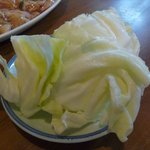 旭苑 - お肉についてきたキャベツ