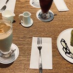 カフェ カワタロ - ドリンクと抹茶シフォン