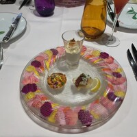 モナリザ 恵比寿店 - 花びらが挟んである器