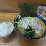 Yokohama Iekei Ramen Hachiya - 