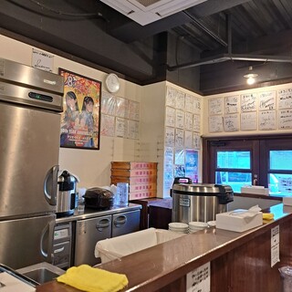 横浜家系 まるに家_2