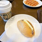 スターバックス・コーヒー - ドリップコーヒー・S（350円税込）、あんバターサンド（315円税込）