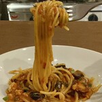 enoteca miyaji - 陸前高田産穴子のプッタネスカ
麺は乾麺のスパゲッティ♪