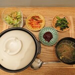 SIMA SIMA - 料理写真:【神戸マッコリ】ビビンバランチ
