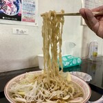 らー麺　Do・Ni・Bo - 炙りチーズの沼からビロビロ麺をリフトUP⤴️