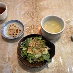 WEIHAI KITCHEN - サラダ、スープ、レンコンの酢漬け