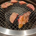 和牛放題の殿堂 秋葉原 肉屋横丁 焼肉 - 