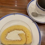 Chamame Kohi - ロールケーキのスモールサイズとブレンドコーヒー