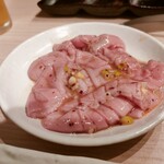炭火焼肉ホルモンくう - コブクロ