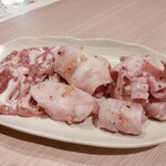 炭火焼肉ホルモンくう - ナンコツMIX