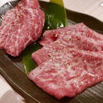 炭火焼肉ホルモンくう - シンシン トモサン