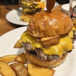 GORI-GORI BURGER TAPROOM - 