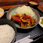 Niyu To Kiyoshouya - 今回のオーダーは鶏唐揚げと根菜の黒酢あん定食