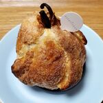 アステリスク - 完熟ラフランスの丸ごとパイ包み焼き