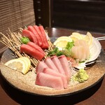 居酒屋 直きち - お刺身（メバチの中トロ•ハマチ•ほたて）