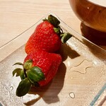 小料理 椿 - デザートのいちご