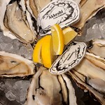 牡蠣と魚介のワイン酒場 FISHMANS SAPPORO - 本日の生牡蠣食べ比べ2種