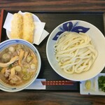 手打うどん 寿庵 - 肉汁うどん温1,200円
            サービスちくわ天2個