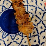 Dekkai Yakitori Futaba - ・鶏皮串・塩198円