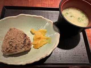 Yokohama Yakushi Koubou - 炭火焼きおにぎり(鶏スープ付き)