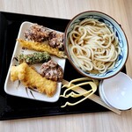 丸亀製麺 - 孫と次女の昼飯