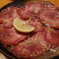 ホルモン焼肉 富や 栄店 - 