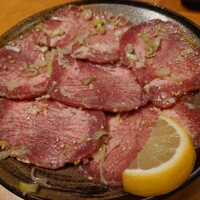 ホルモン焼肉 富や 栄店 - 
