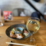 Dietro i tempi - なみなみの白ワイン@450円