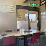 元祖ホルモン脇田屋 - テーブル席