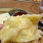 AGNI - チーズナン(断面)