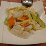 獅門酒楼 - イカと季節野菜の薄塩炒め（ハーフ）